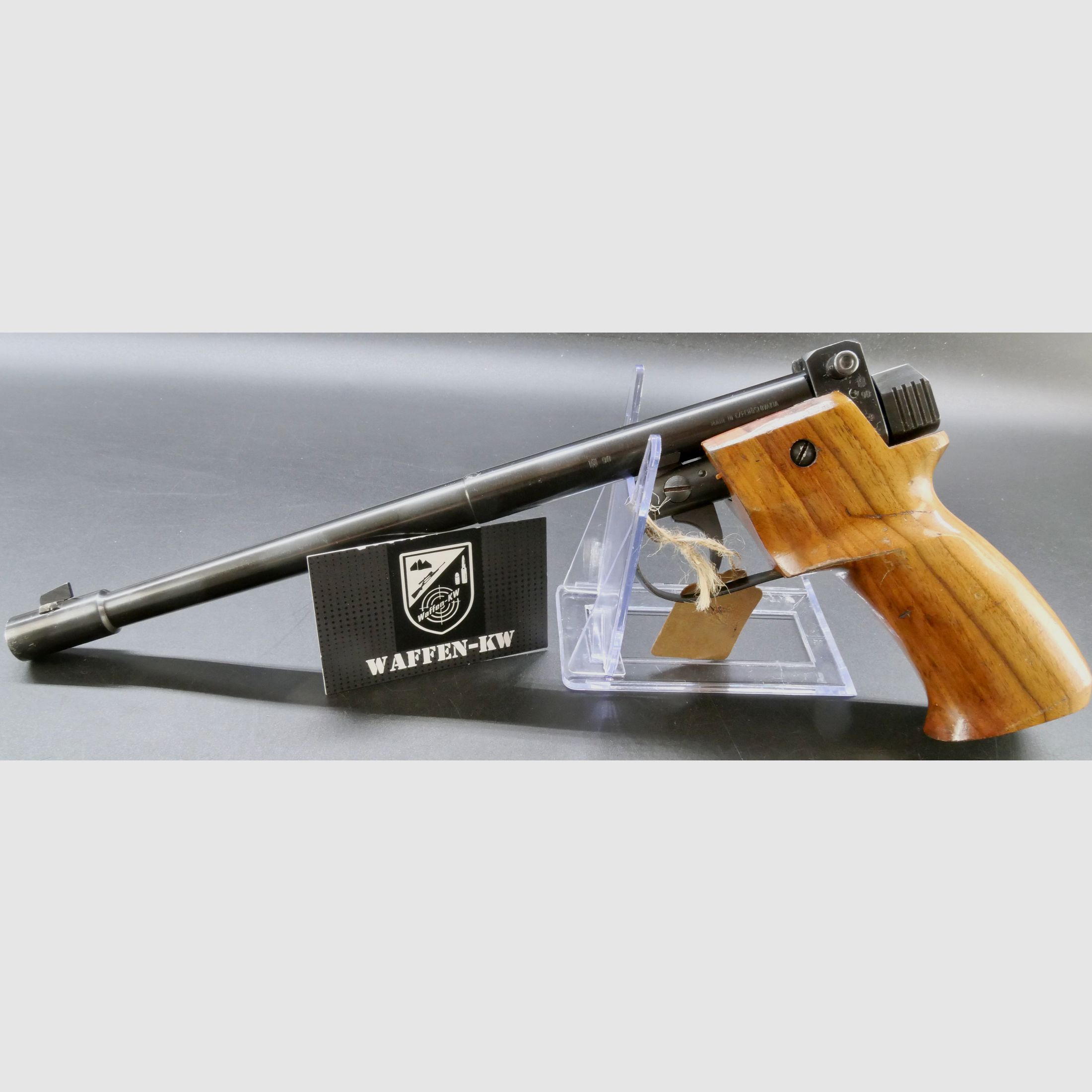 Pistola de perno basculante Brünner Waffenwerke M-70 .22lr de acción manual