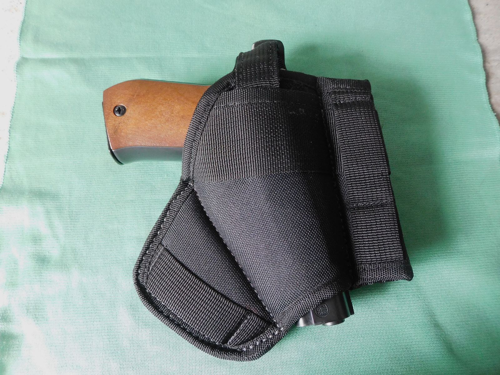 Weihrauch HW 94 Pistolet alarmowy Kal. 9 mm naboje z brzegiem z akcesoriami