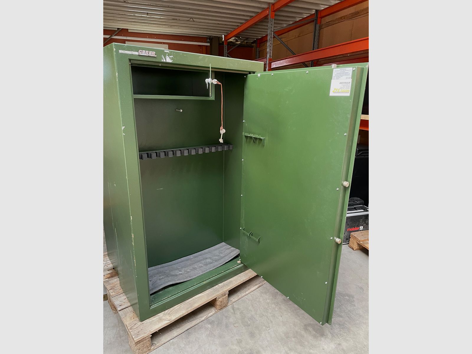 Various gun safes and vaults, image 2 of 9