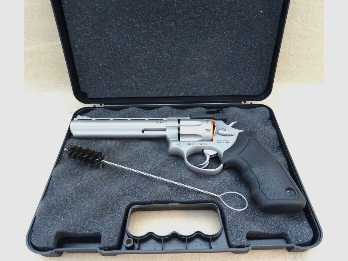 Taurus 689