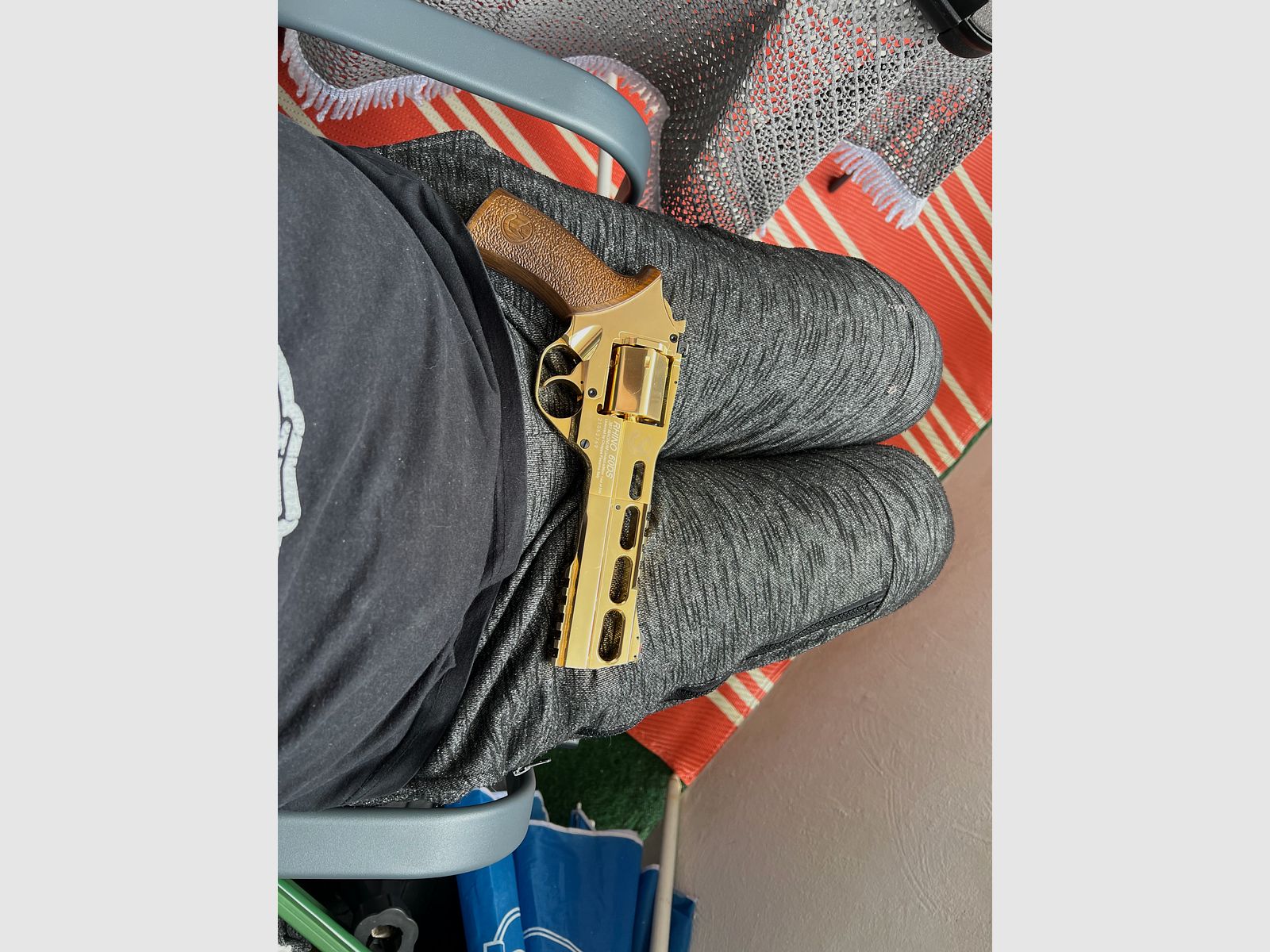 Revolver " CHIAPPA " von FireArms limitiert, 18 Karat Vergoldet