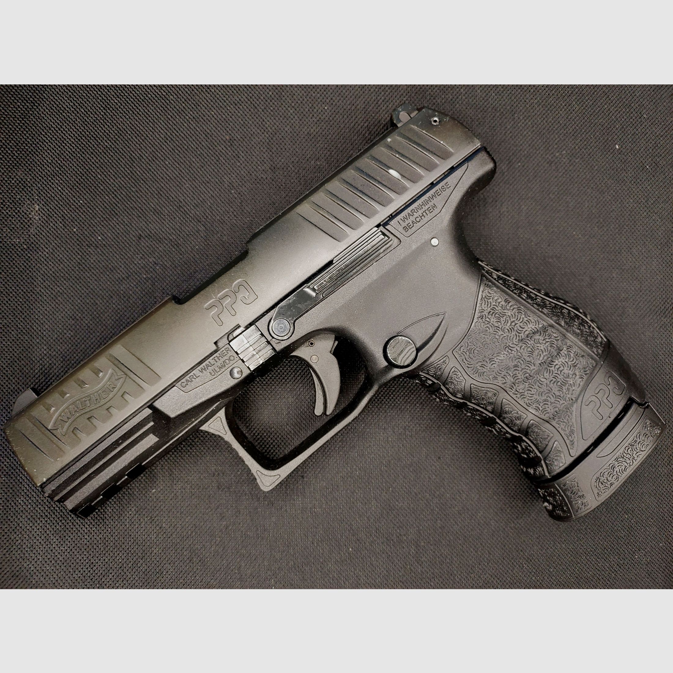 Walther PPQ M2 Navy Kit Pistolet alarmowy 9mm P.A.K. czarny (PTB 958) - z tłumikiem jak nowy!