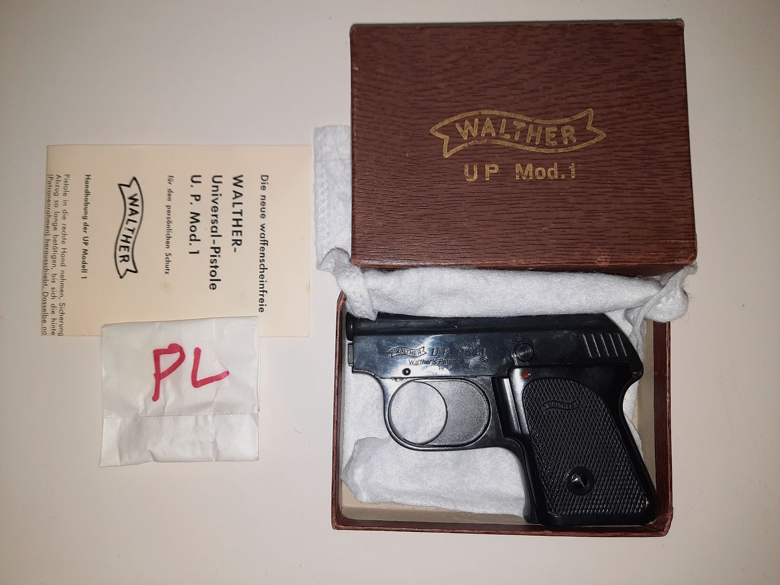 02# Walther Universal-Pistole UP-1 Schreckschuss Pistole