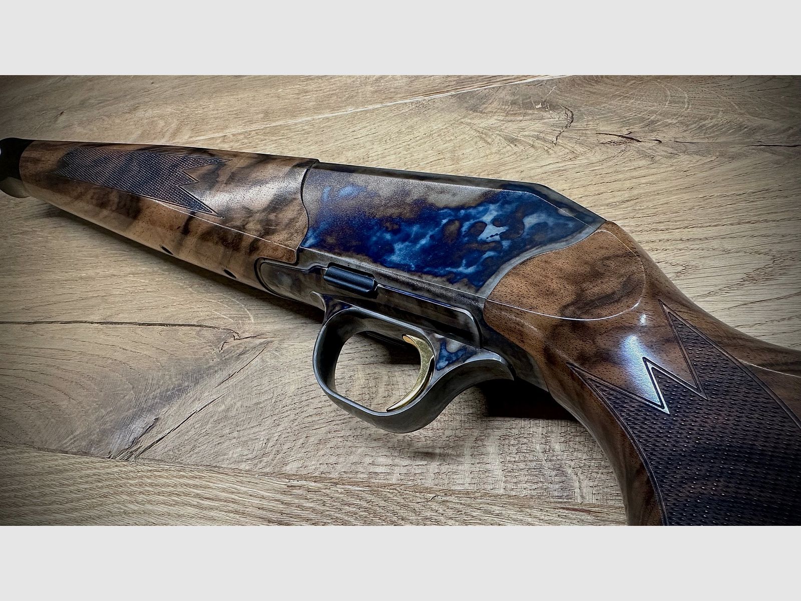 Blaser R8 kolf met buntharding / HK7 / Super Finish / systeemkast & trekker staal / DROOMMOOI!
