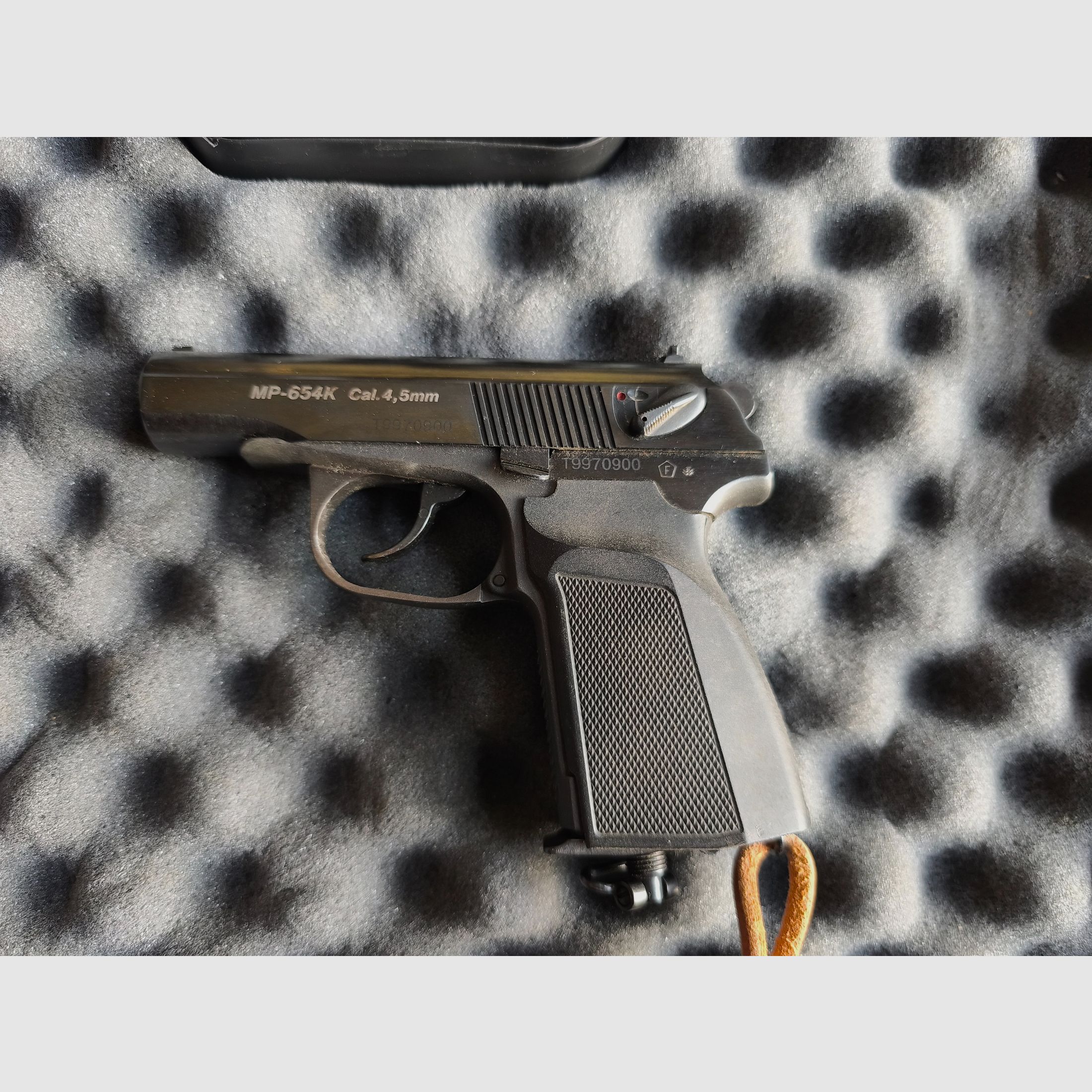 CO₂ air pistol Baikal Makarov MP-654K in caliber 4.5 mm, image 1 of 3