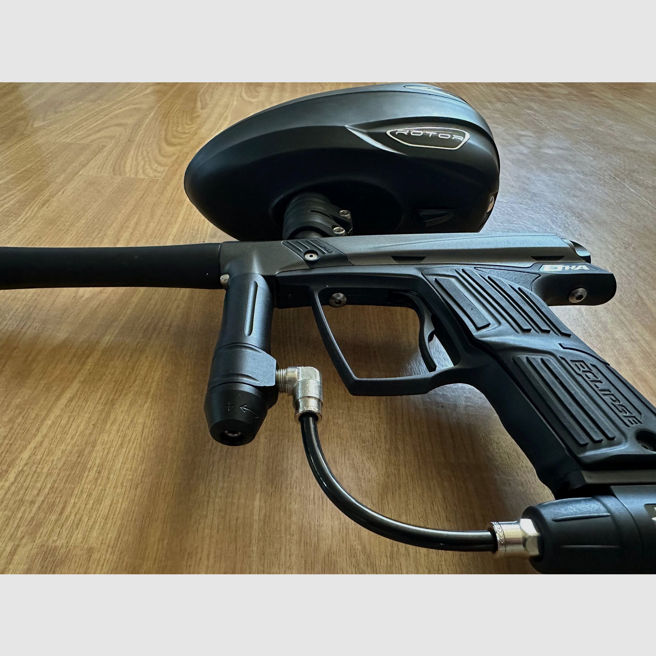 Paintball Komplettset – Planet Eclipse Etha, Dye Rotor, HP-Flasche, Maske & Kleidung