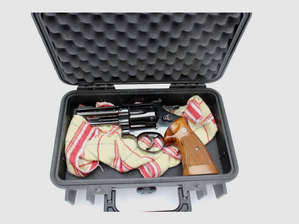Smith & Wesson 29-2 mit 4" Lauf .44RemMag