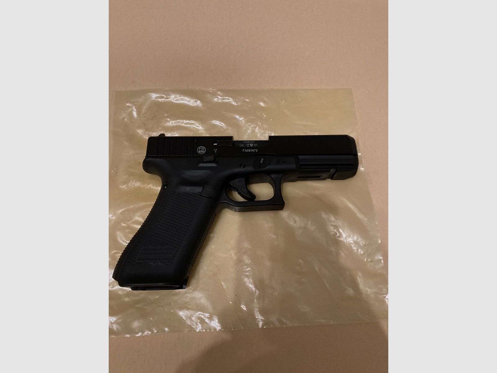 Orig. Glock 17 Gen5 mit zweitem Magazin Schreckschuss