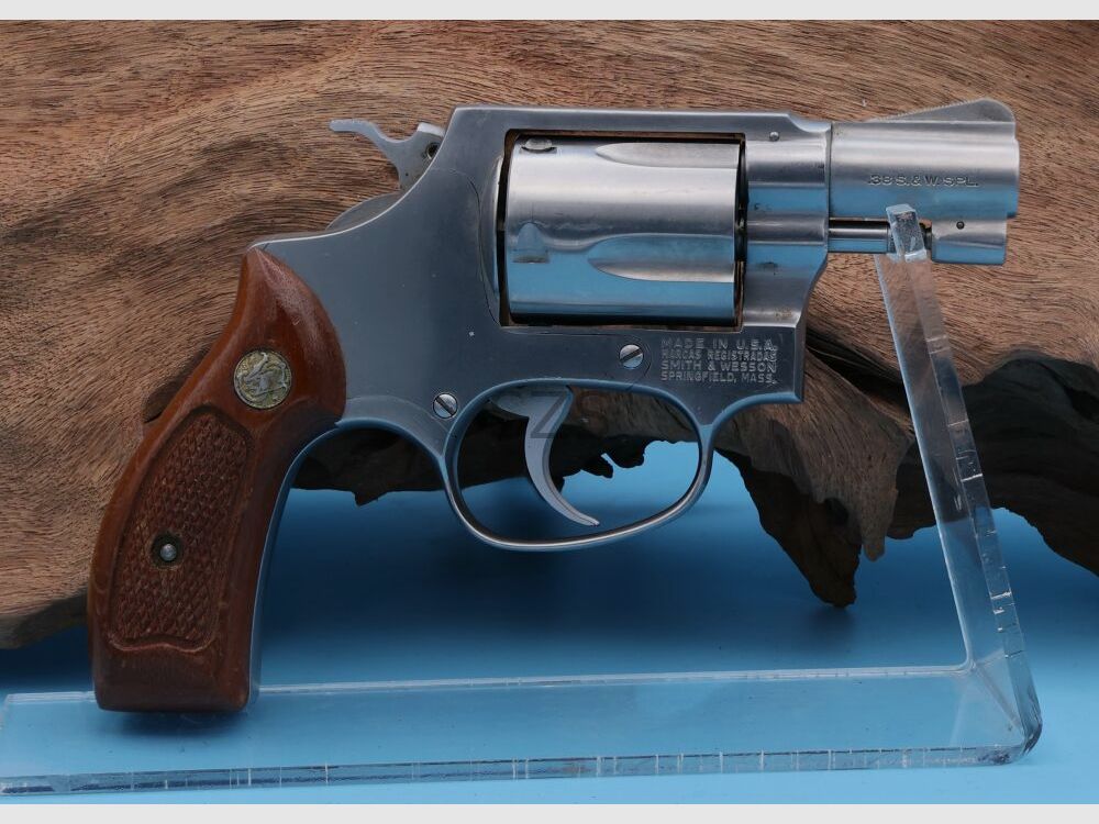 Smith & Wesson 60