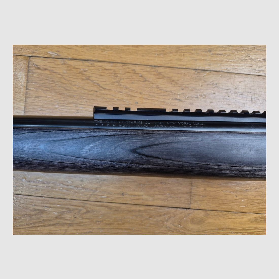 Wunderschöne Marlin Unterhebelrepetierbüchse – Modell 1895 – Kal. 45-70 Gvt – Spezialvorbereitung mit Abzug, weicher Ladeöffnung und Ranger Point Magazinverschluss – Seltene verstellbare Schaftkappe FORM ET und Original-Schaft – „Texas“ Hebelachse! – Neues Set für eine Top-Gelegenheit! – Neue Waffe!, Bild 29 von 32