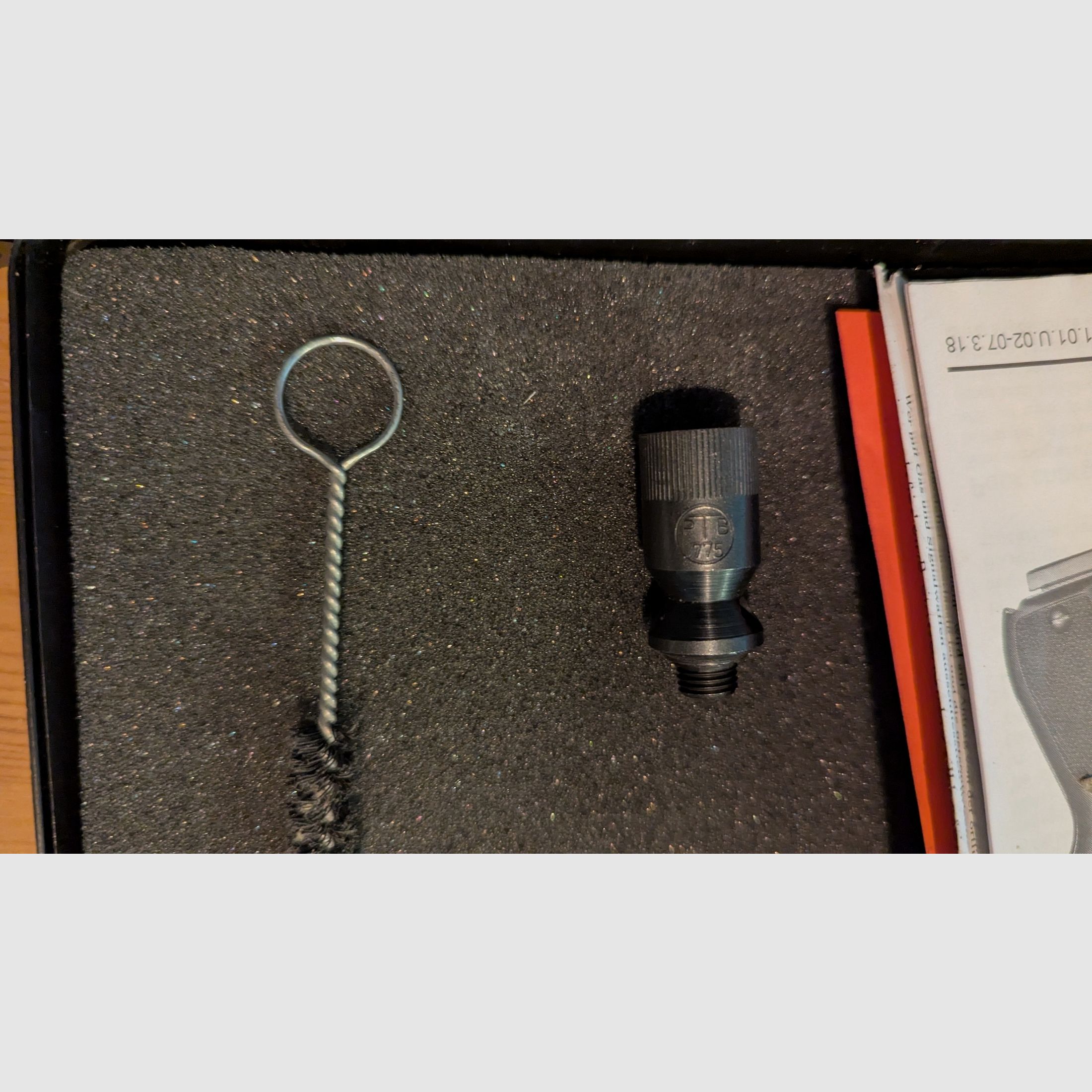 Umarex Walther P88 Compact 9mm Schreckschuss inkl. Holster, Ersatzmagazin, Abschussbecher, Reinigungsbürste, Transportkoffer und Ersatzteilset.