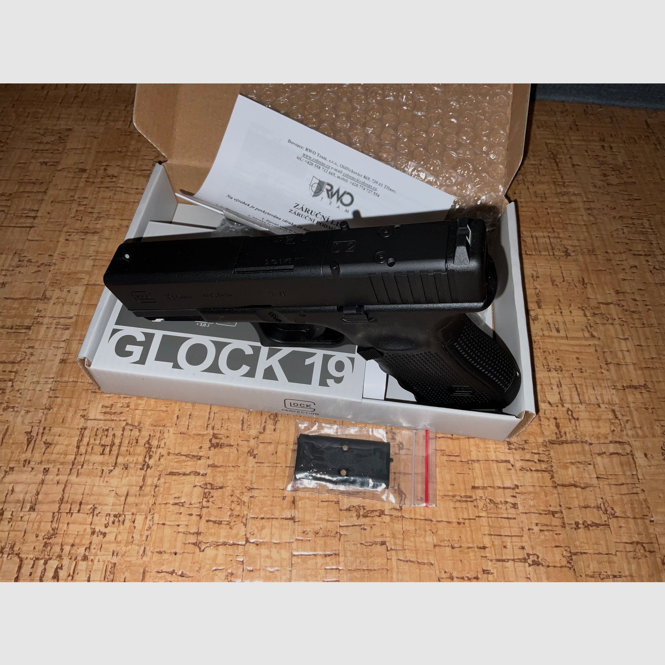 Glock 19 CO2 4,5 mm BBs NUOVO