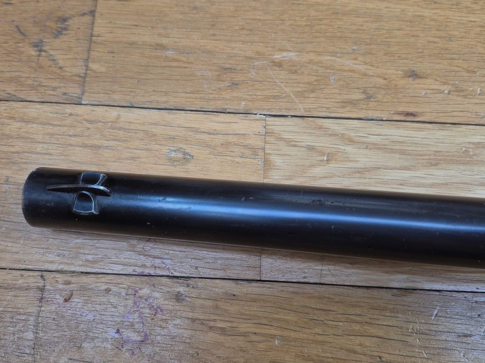 Außergewöhnliche Winchester Repetierbüchse Modell 1885 – Kal. 45-90 – 1. Patent von Browning! – Spezial für Bisons und TLD! – Waffe von 1899 – Sehr seltenes Modell High Wall Rundempfänger – Sehr schönes amerikanisches Nussbaumholz – Original brüniertes Gehäuse TBE – Perfekte Mechanik – Schwerer Spiegel-Lauf – Gute Markierungen – Forgierte Buck Horn Visierung und Marble Diopter – TBE+, Bild 31 von 41