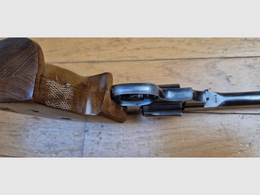 Seltener sowjetischer Revolver TOZ-36 – Wettbewerbswaffe mit Einzelabzug im Nagant-System – Kal. 7,62×38 Nagant – Tula – 6 Schuss (und nicht 7!) – Wettbewerbsgriff – Sehr seltene Waffe in TBE., Bild 10 von 24