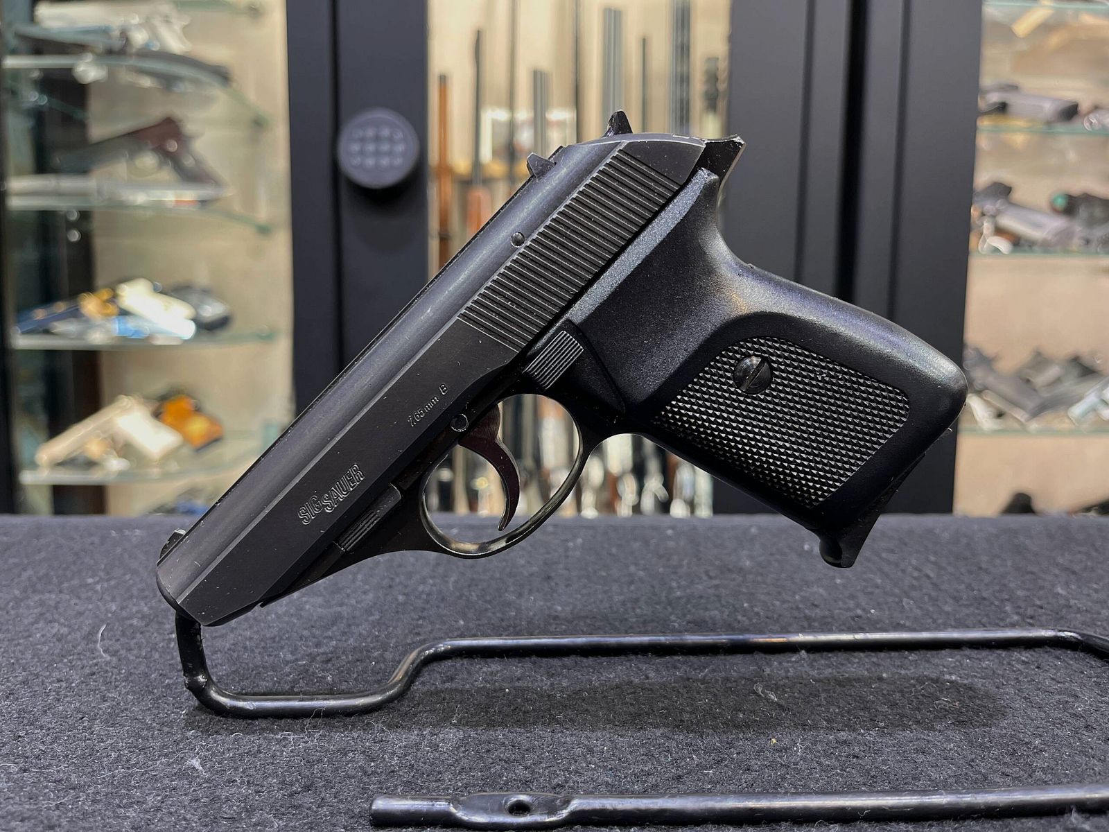 SIG SAUER P230, image 2 of 11