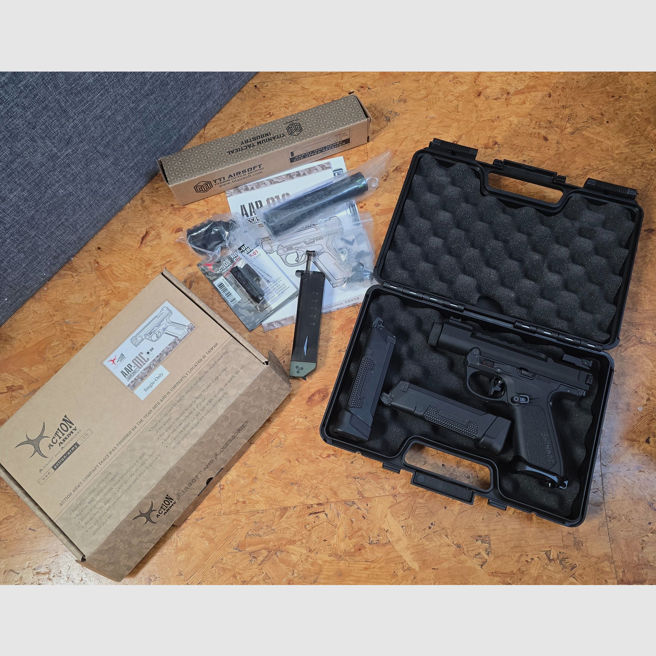 Pistolet Action Army AAP-01C Shinoby Assassin GBB 6mm BB 2xChargeur