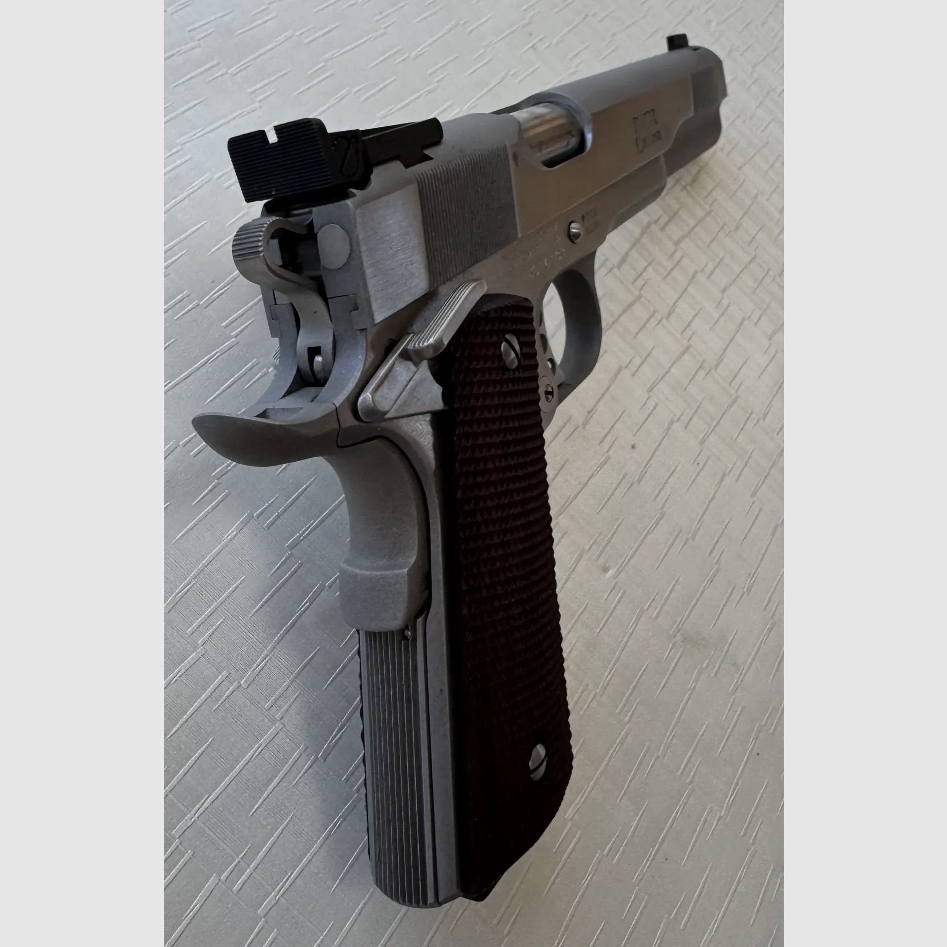 Les Baer Concept V calibre .45 ACP