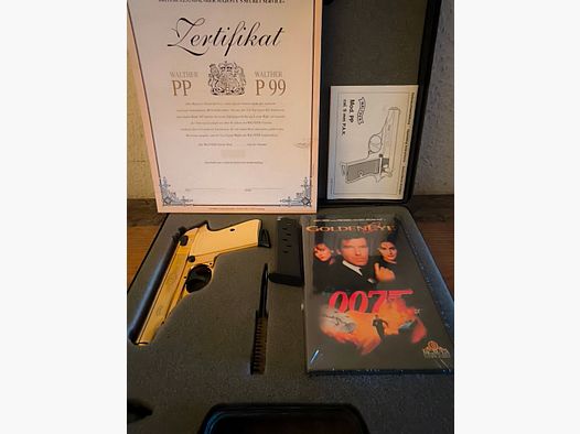 ⚠️ Attenzione collezionisti e fan di James Bond, vera rarità degli anni '90 - pezzo da vetrina - edizione speciale limitata Walter PP Gold - GoldenEye con impugnature bianche e certificato e cassetta VHS oltre a un caricatore aggiuntivo con fondo piatto, mai sparato, in condizioni impeccabili, assolutamente come nuovo!! Calibro 9mmPAK, PTB - 620