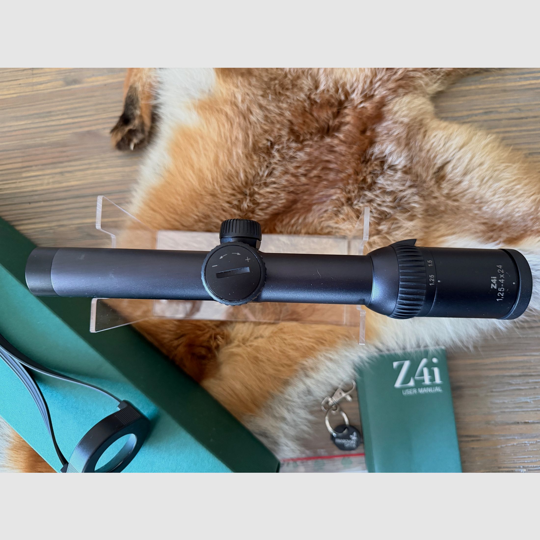 Swarovski Z4i 1.25-4x24 z szyną i montażem obrotowym EAW, zdjęcie 3 z 9