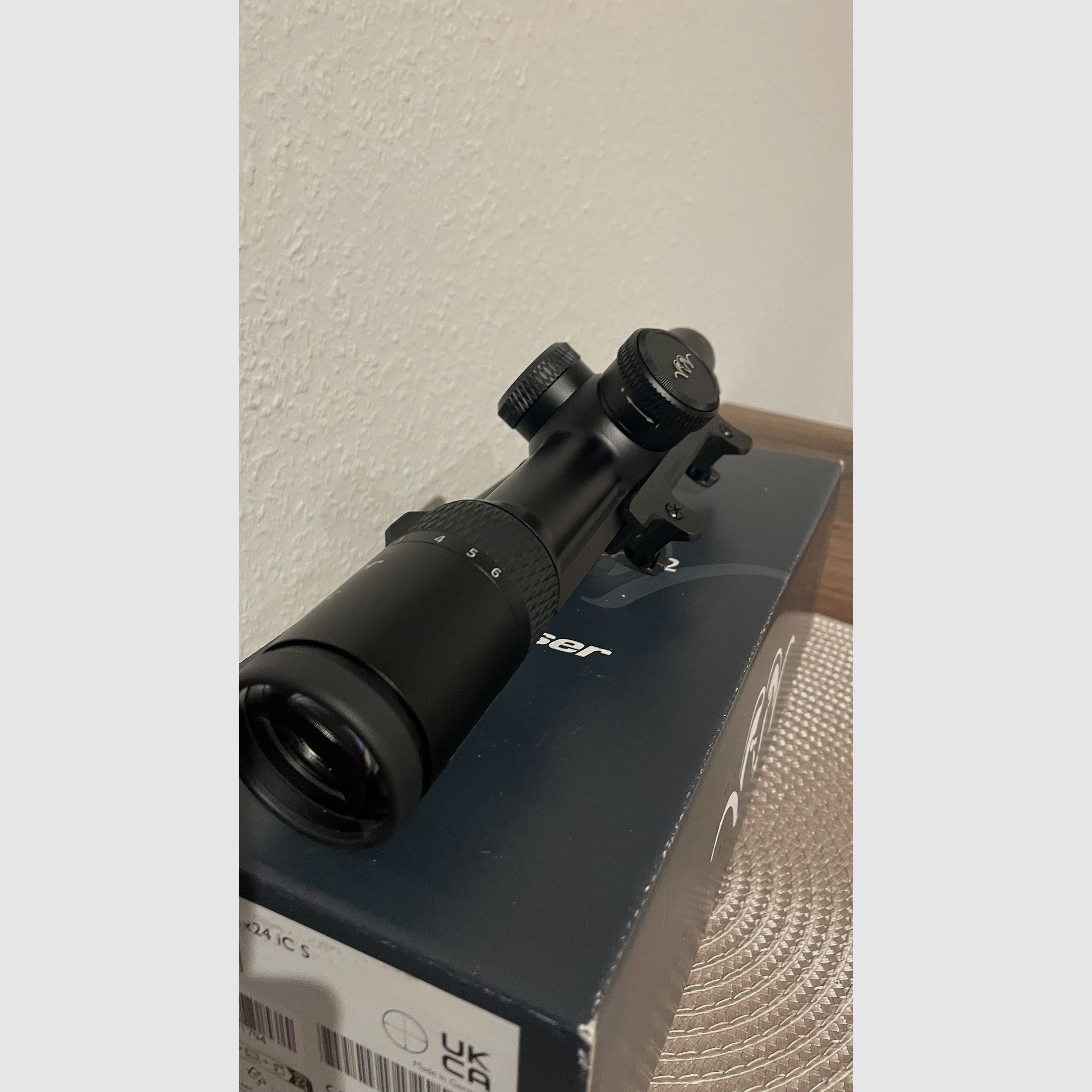 Blaser B2 1-6x24 iC S en riel con montaje Blaser