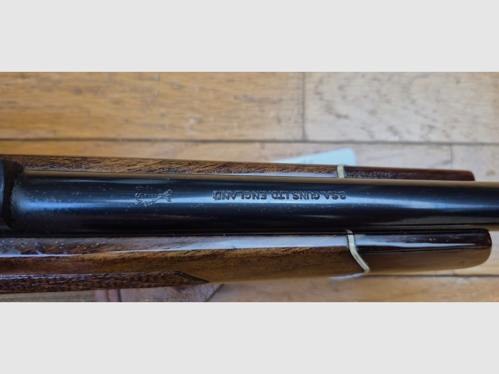 Très belle Carabine de chasse BSA modèle CF2 — Cal. 300 Win Mag — Magasin 3 coups +1 — Bois de haute qualité en grade V — Lunette Schmidt & Bender 1.5-6x — Excellente mécanique — Canon miroir — Une des toutes meilleures carabines de chasse sorties des ateliers de la « Grande Époque » britannique — TBE/TBE+, image 27 sur 39