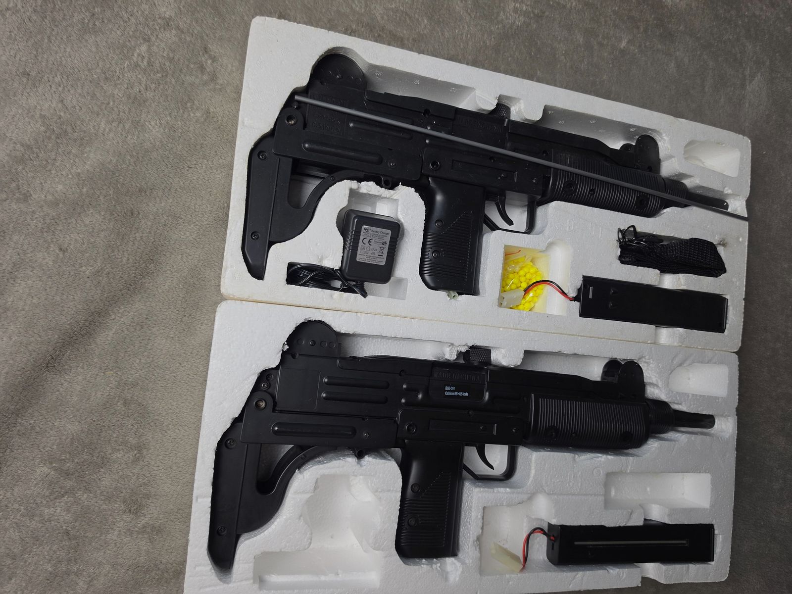 2x WELL D-91 UZI Airsoft SMG eléctrica Softair lote / set, imagen 3 de 9