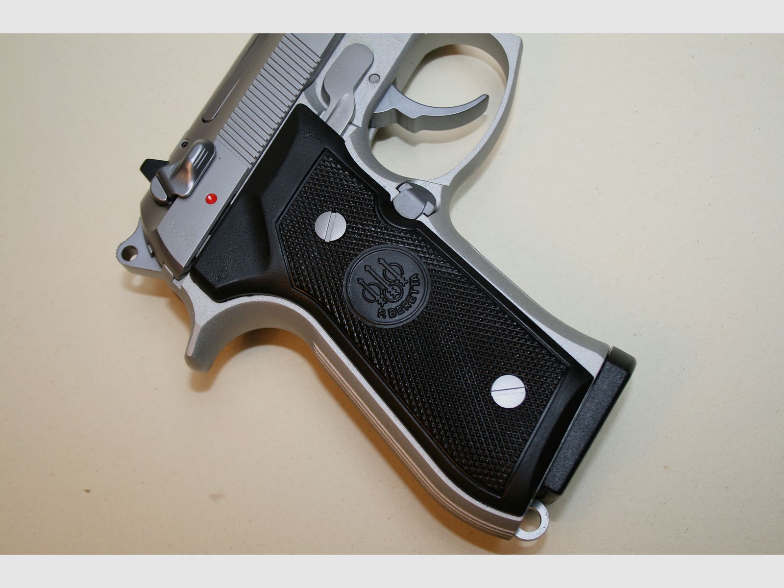 Pistole Beretta 92 FS inox Kal. 9 x19 mm, Bild 5 von 6