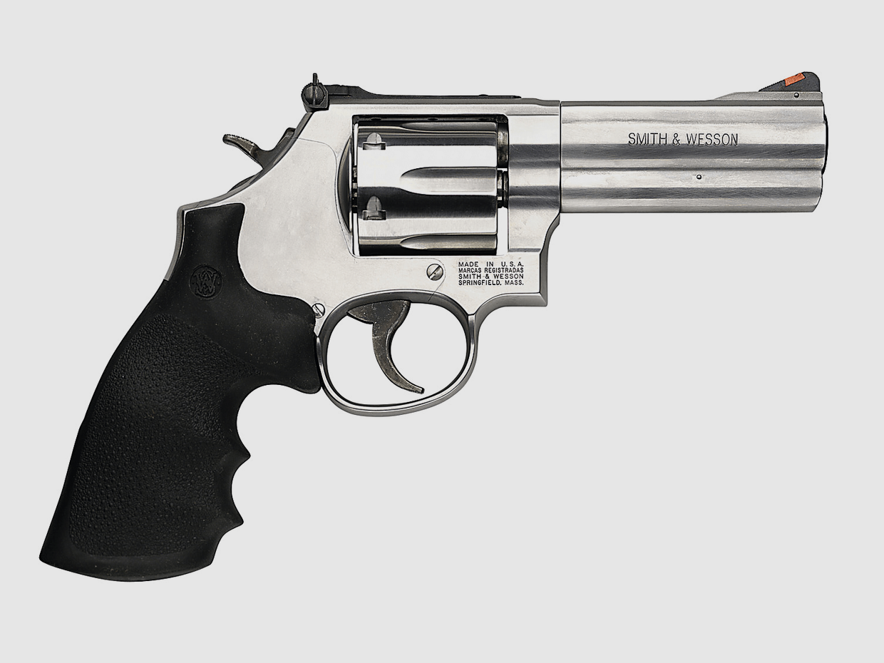 S&W Model 686 Distinguished Combat Magnum