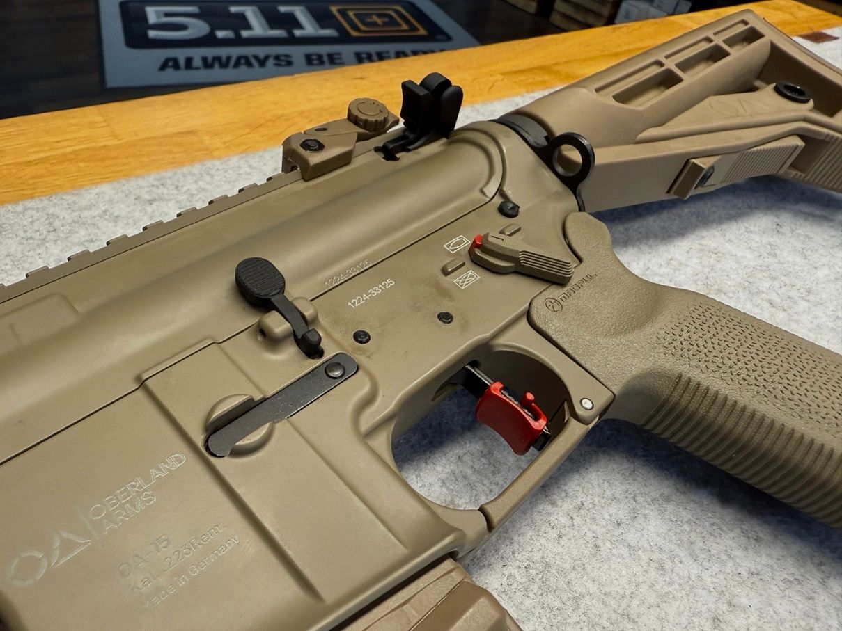 Oberland Arms OA-15 M5 Premium CERAKOTE FDE Kaliber .223 Remington Luger 16,75" Lauf SPARTAC EDITION