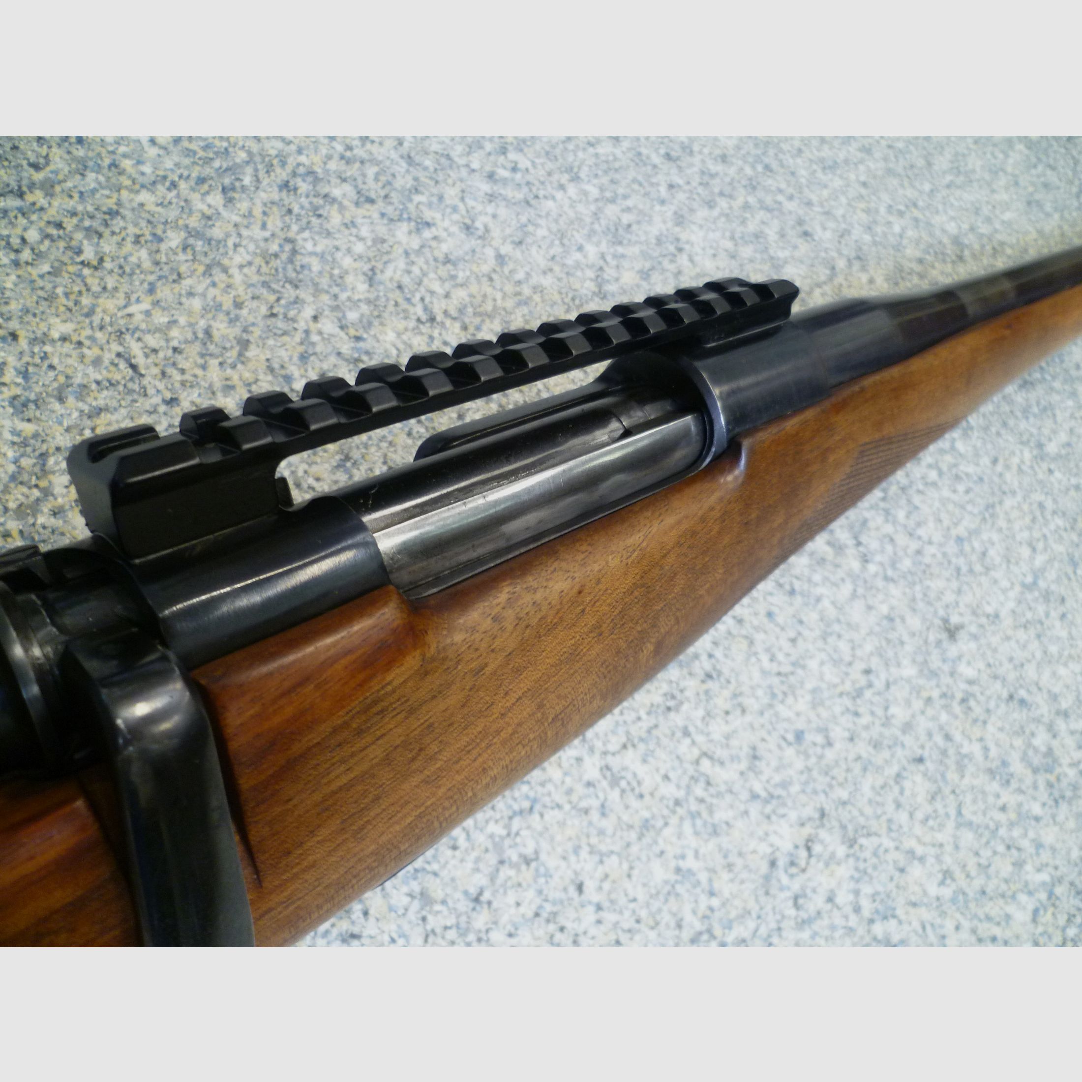 Repeater rifle Hubertus M98 .30-06 Spring.