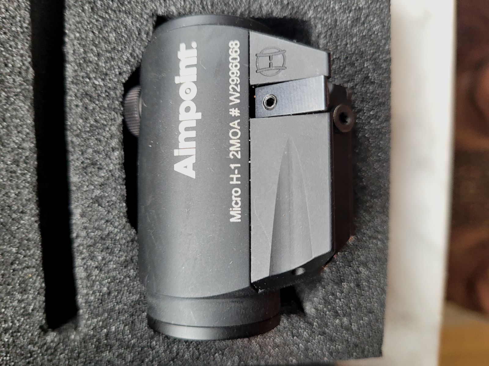 Aimpoint Micro H-1 2 MOA! Including Blaser saddle mount like new