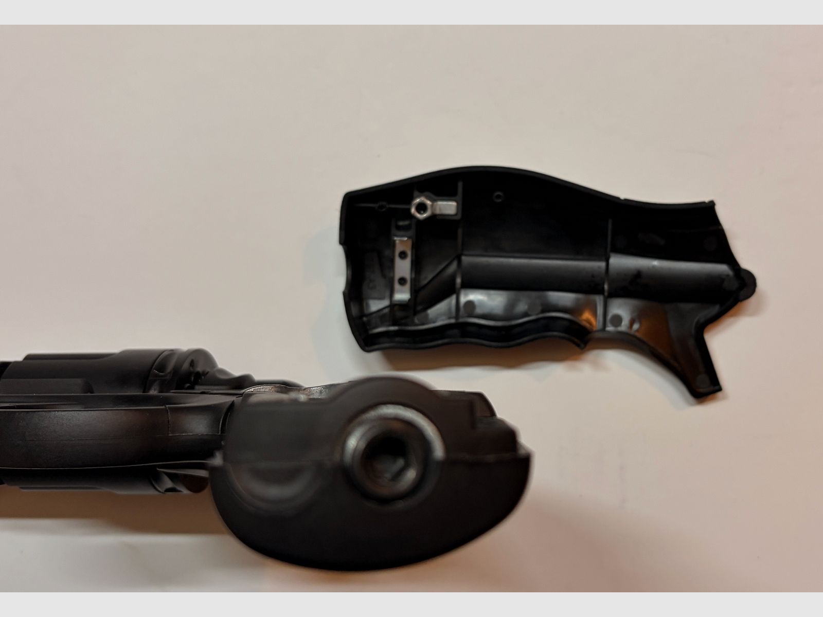 UX Tornado CO2 Revolver Set, cal. 4.5mm BB (including 3 magazines & BBs)