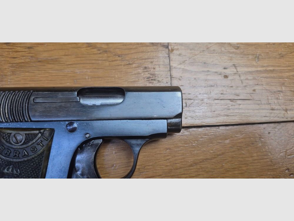 Pequeña Pistola semiautomática Errasti Modelo 1912 – Cal. 6.35 Browning / 25 ACP – Muy buena copia española del Browning 1906 – Arma con dos acabados y empuñaduras de cuerno – TBE++, imagen 17 de 17