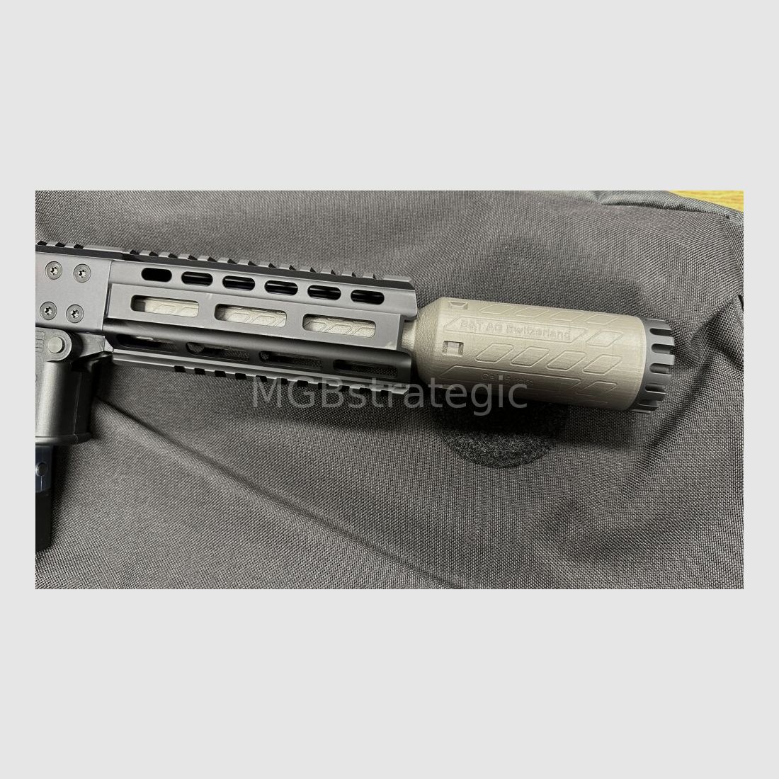 B&T AG halbautom. Büchse 9mmLuger GHM9 SD DE mit Integralschalldämpfer = Schallabsorberwaffe // bei uns mit H&K Riemen