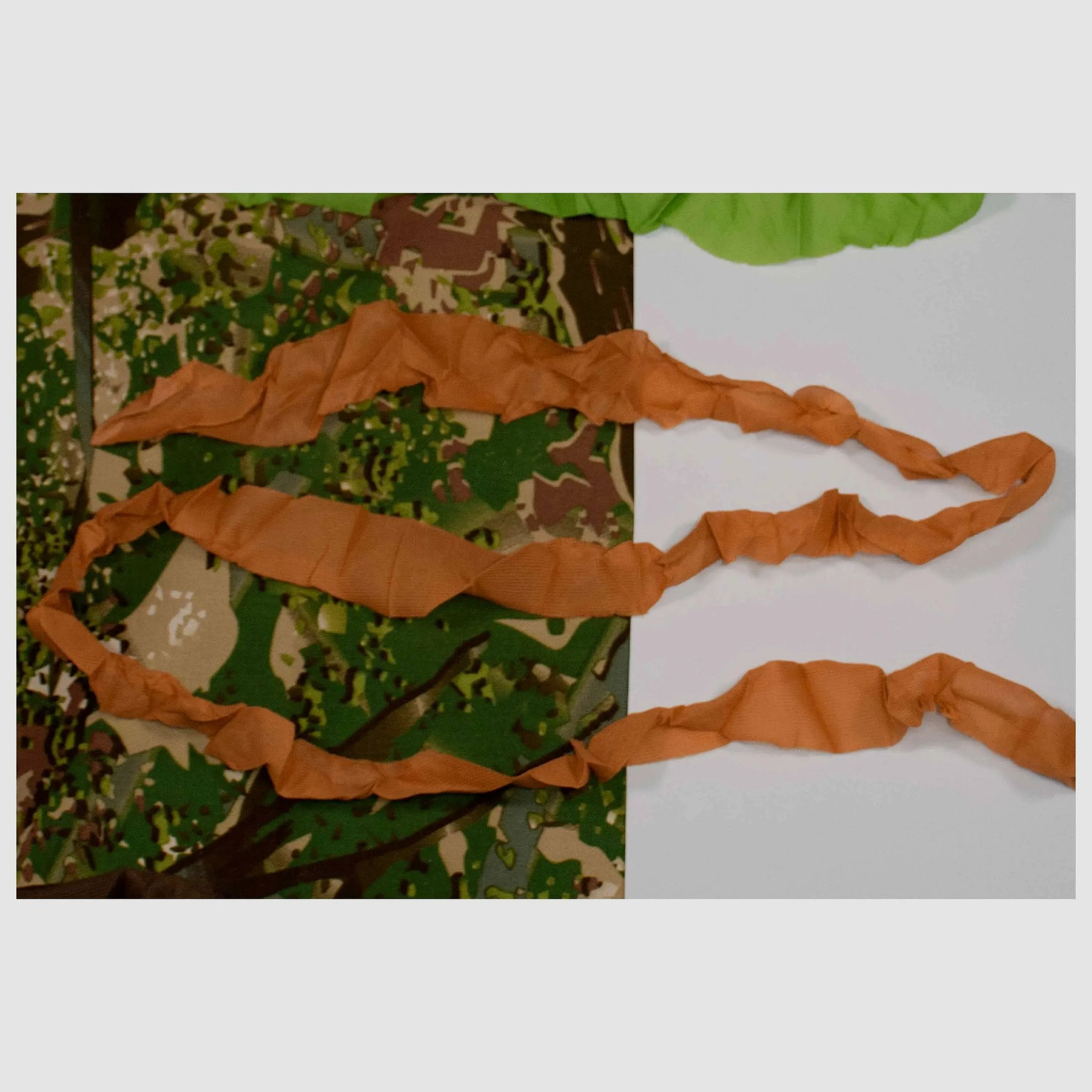 Ghosthood Ghosthood Tarnstreifen Strip Solid autumn orange