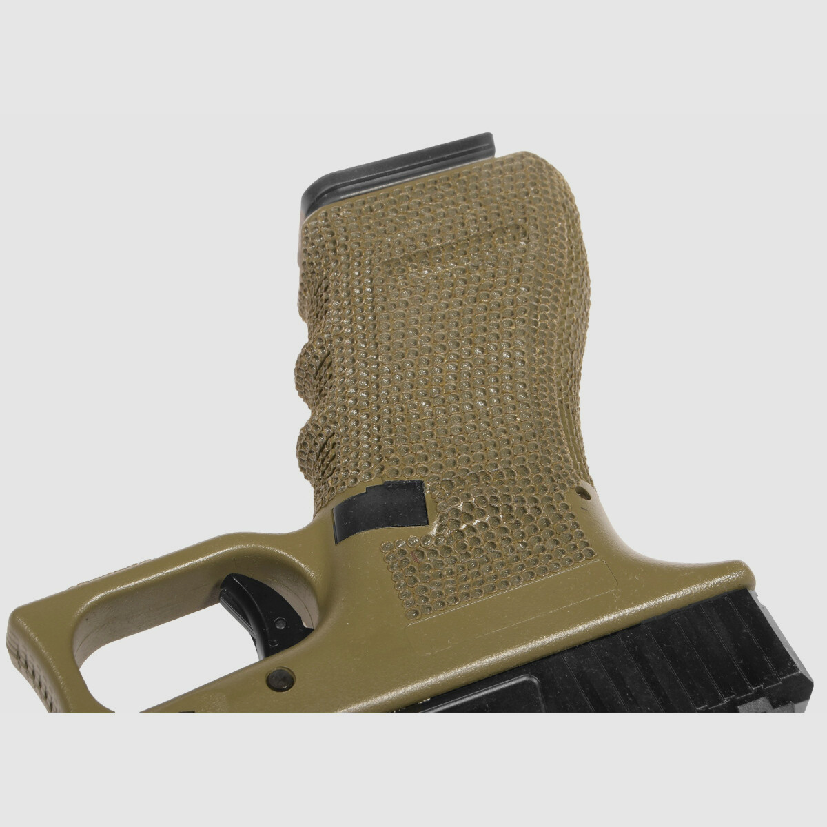 P02 GBB Airsoft Pistole in Oliv | Delta Armory