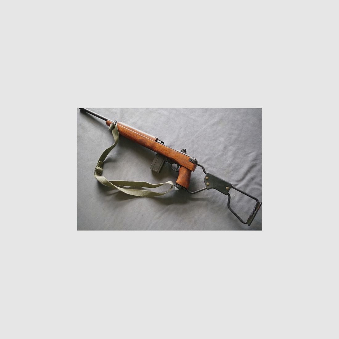 M1A1 USA Karabiner 1942 , Fallschirmjägermodell , Replika Denix Muster plus Helm