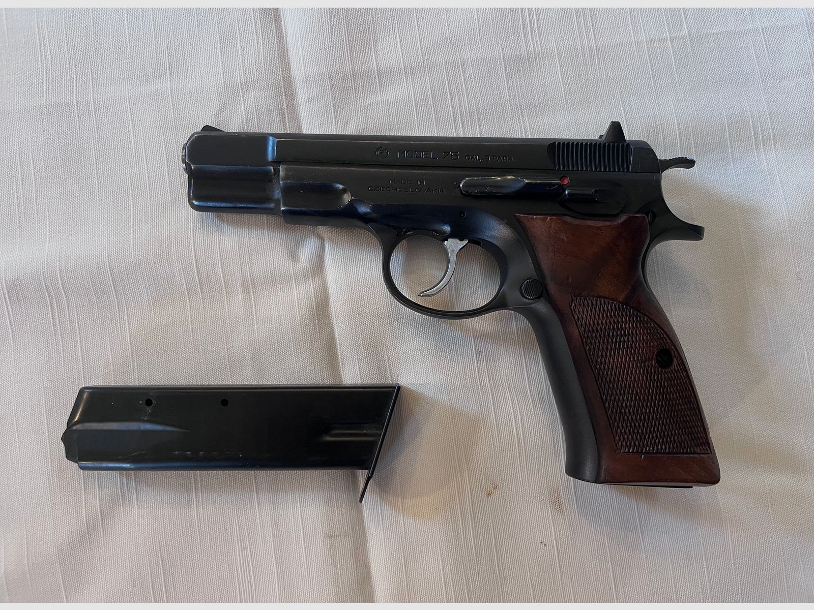 Pistola "Brünner m75" - CZ - Cal. 9mm Para