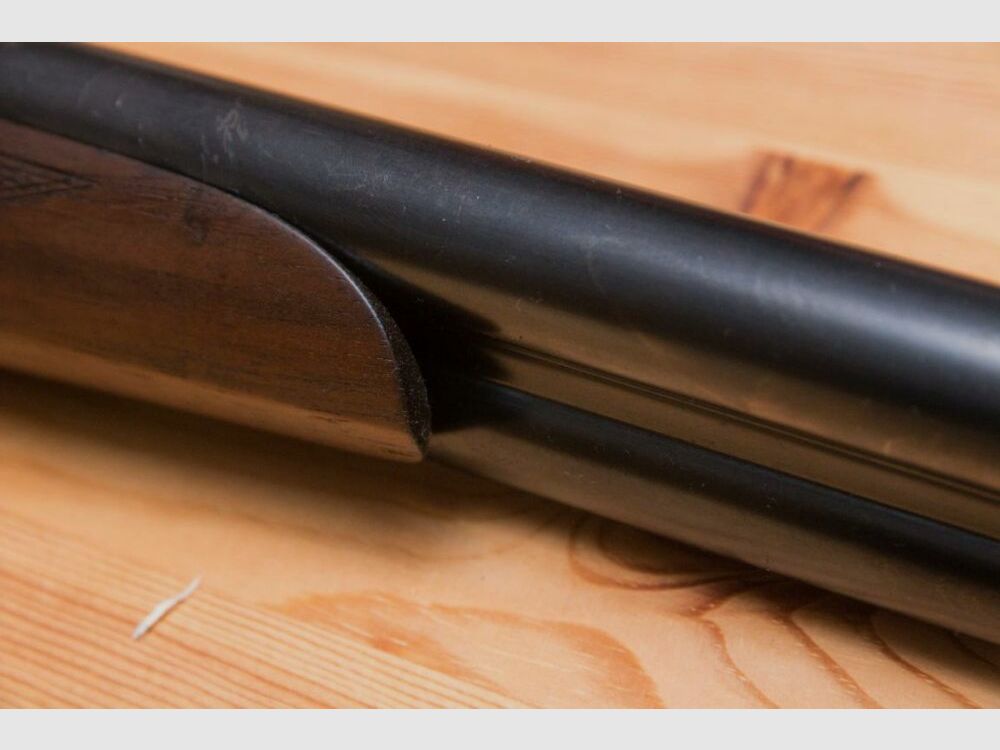 exklusive Jagdflinte side-by-side mit tiefgestochener Gravur Querflinte Doppelflinte