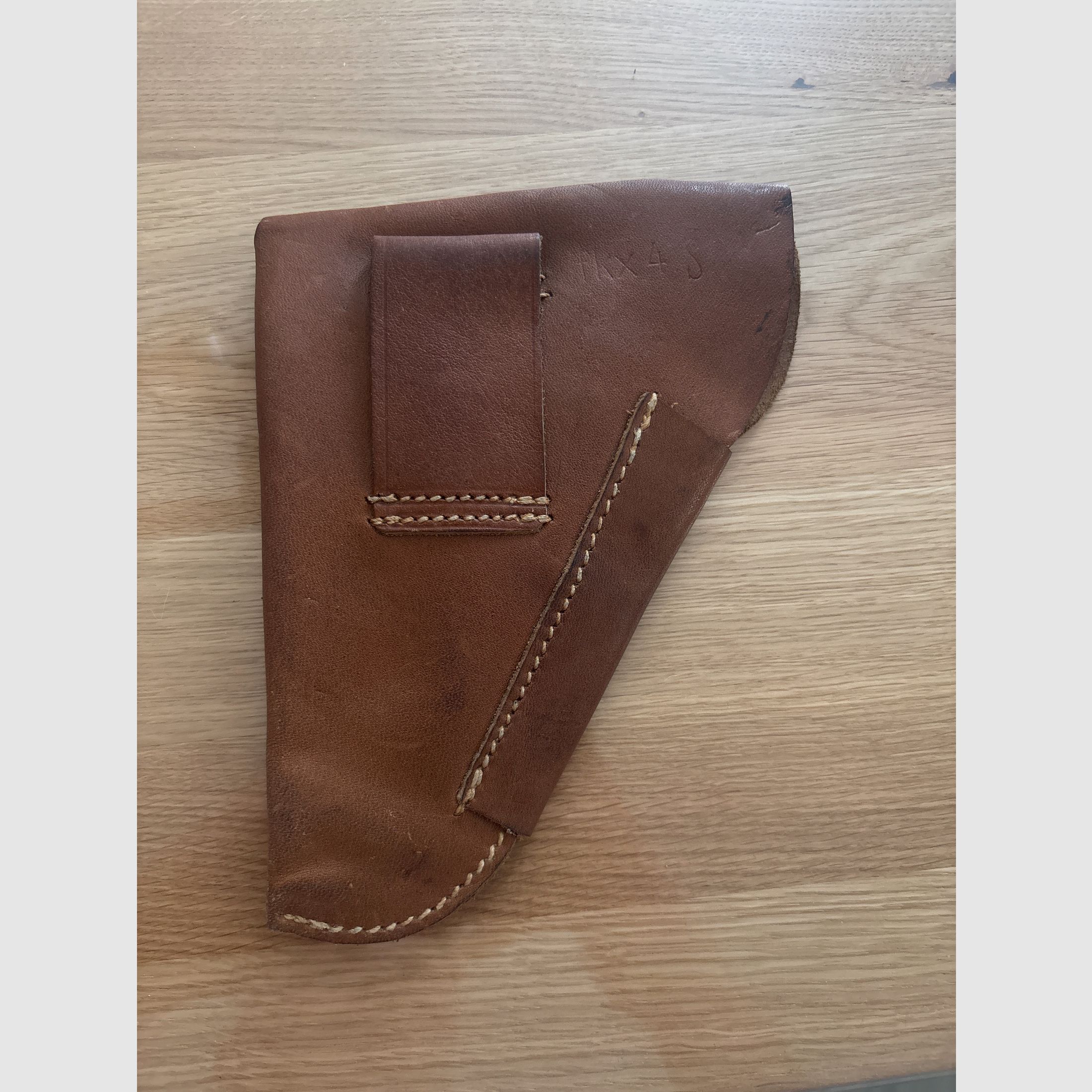 Verschiedene Holster aus Leder
