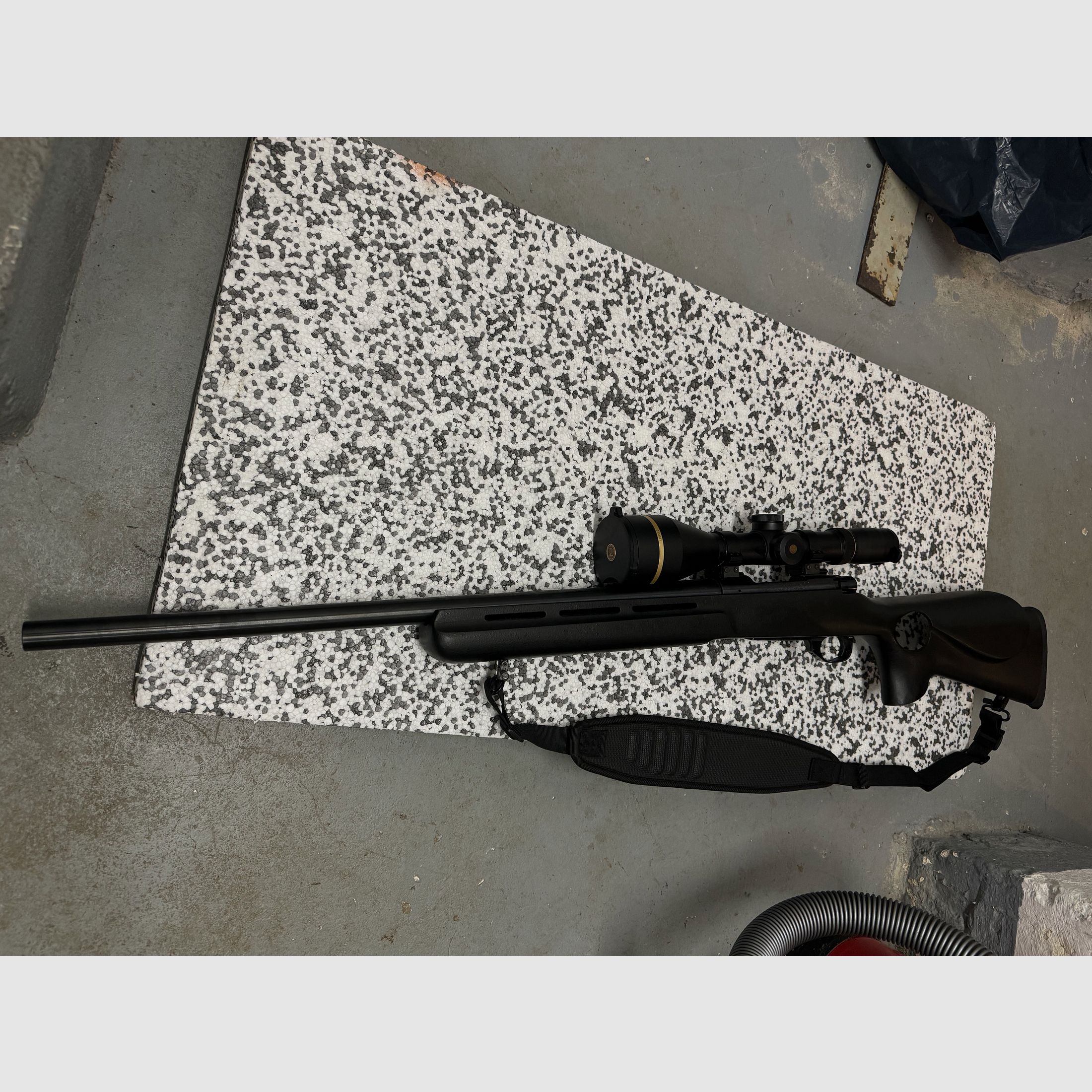 Howa Model 1500 Heavy Barrel .22-250 Rem. incl. Leupold VX-7L 3.5–14x56
