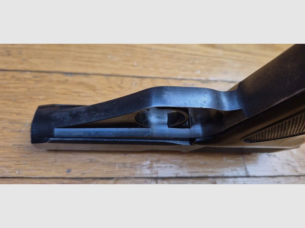 Mooie Mauser Pistool Model HSC – Zeldzame Mauser-productie onder Franse bezetting – In 7,65mm en acht schoten – 1945 – Ten minste even zeldzaam origineel fantasieholster – Zeer goede esthetische en mechanische staat – TBE+/ TBE++, afbeelding 9 van 19