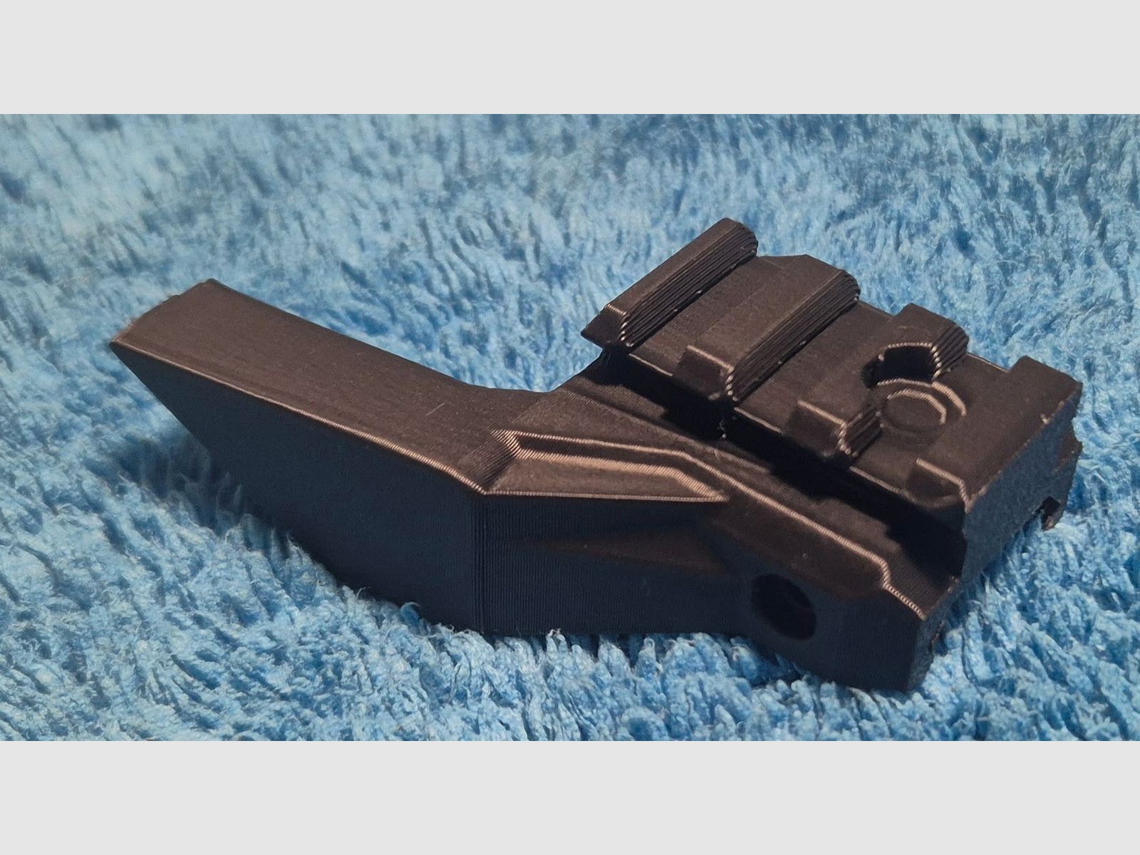 MUNITEX Thump-Rest Auflage / Daumenauflage für Pistolen mit Picatinny-Schiene