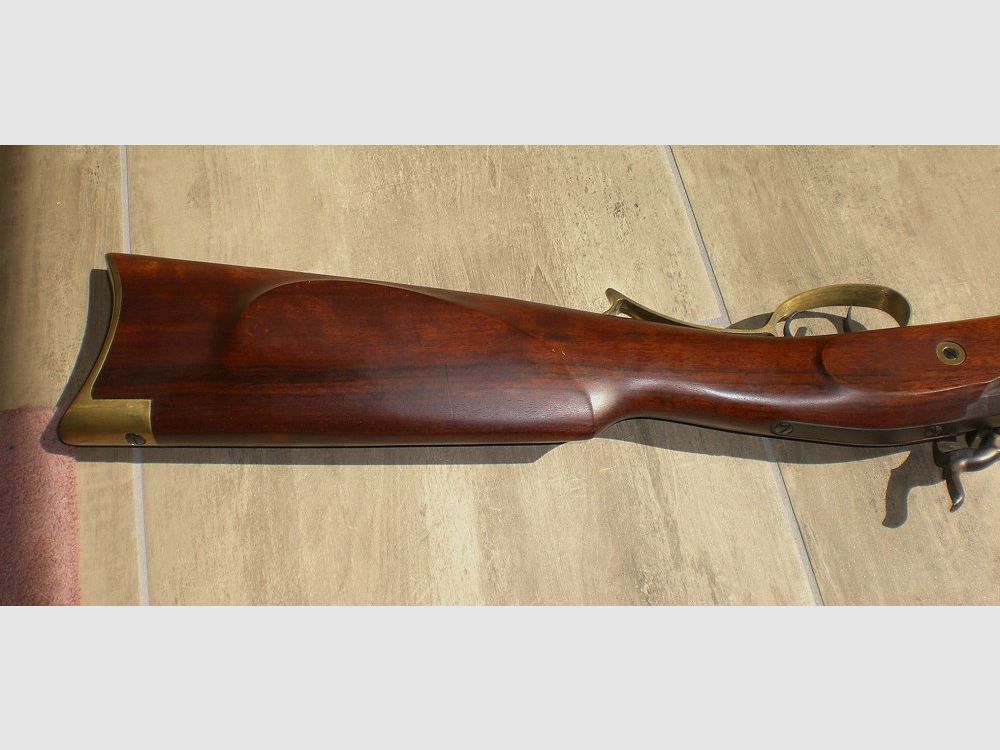 WfW Hawken Rifle, Made in Italy, Cal. 45 Perkussionsgewehr mit viel Zubehör