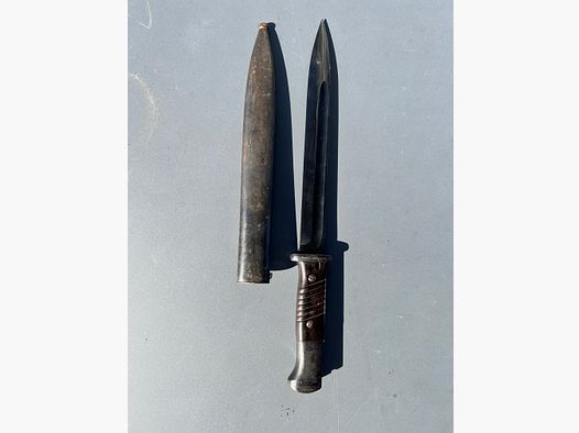 Originales deutsches K98 Bajonett / Seitengewehr 84/98 (Clemen & Jung, 1940) mit Scheide
