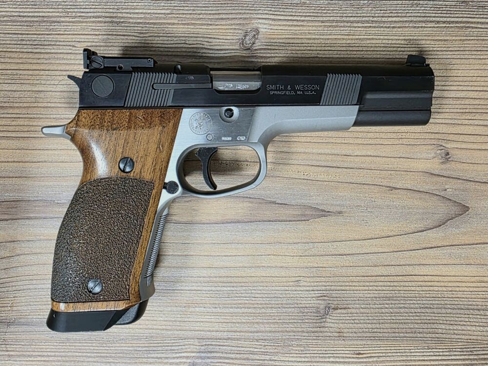 Smith & Wesson Target Champion