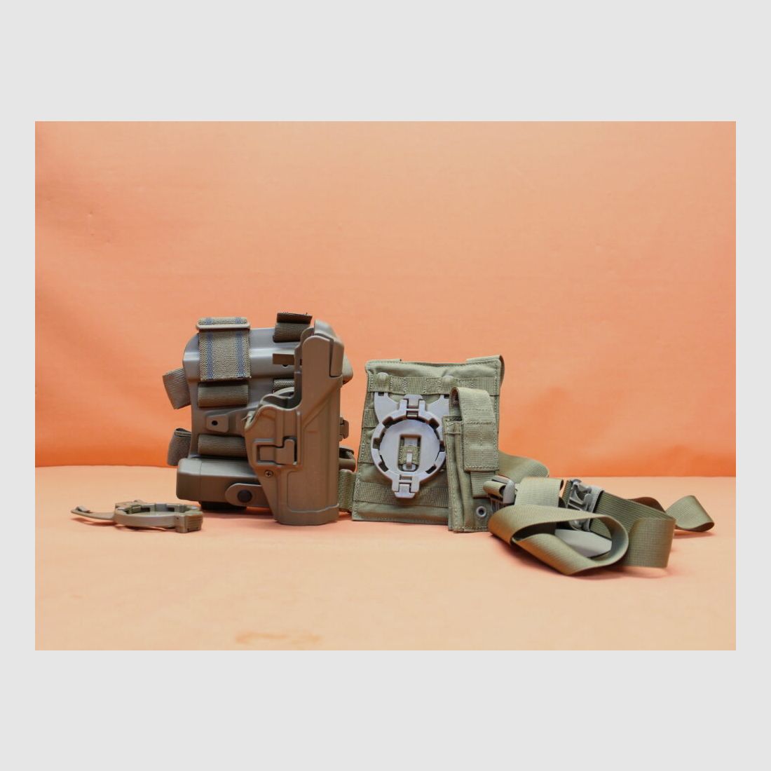 Blackhawk Blackhawk Sistema di Orologi SERPA Tactical Level 3 RH Heckler & Koch HK P8 (Bundeswehr) coyote CT