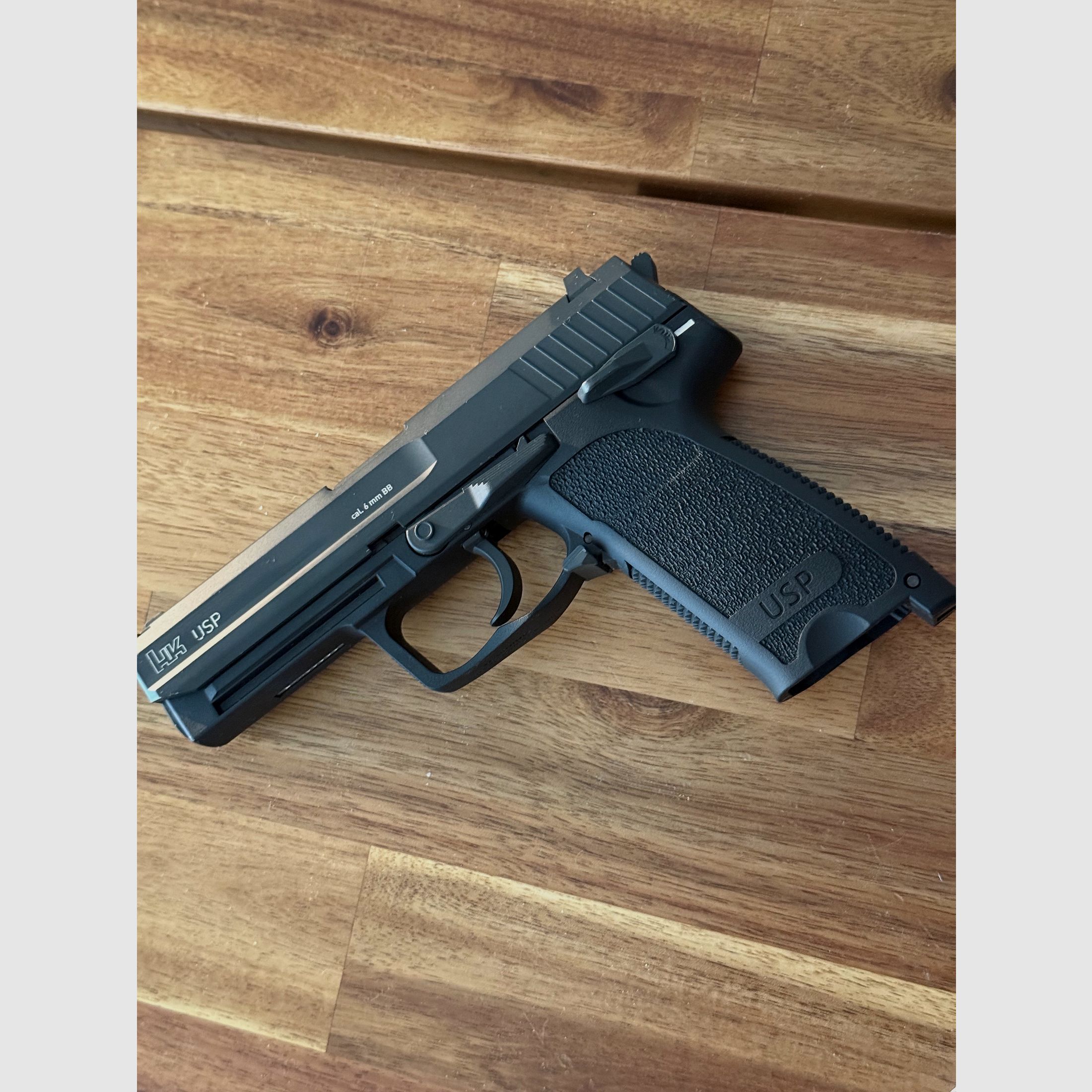H&K USP Pistolet Airsoft 6 mm BB – État neuf avec un large éventail d'accessoires