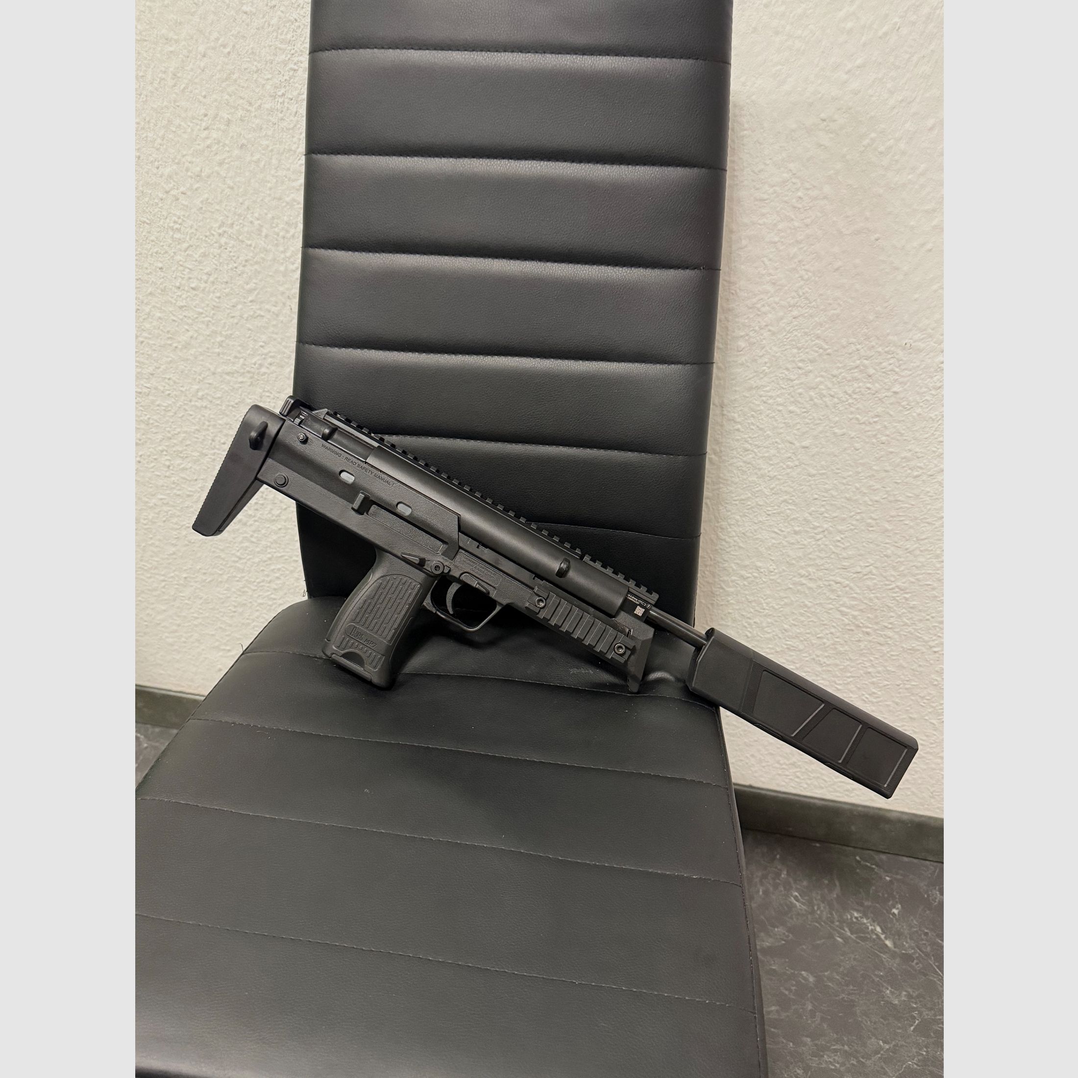 Heckler & Koch air rifle MP7 A1 SD like new air pistol, image 1 of 2