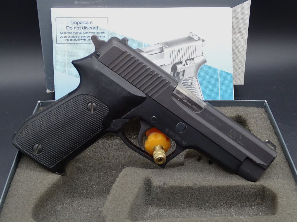 Sig Sauer P220 /1 Eckernförde Kaliber .45 Auto P220 / 1
